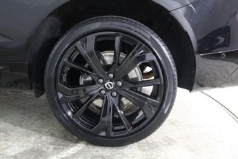 VOLVO XC60 2.0 B5 MHEV Plus Black Edition Auto AWD Euro 6 (s/s) 5dr