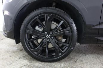 VOLVO XC60 2.0 B5 MHEV Plus Black Edition Auto AWD Euro 6 (s/s) 5dr