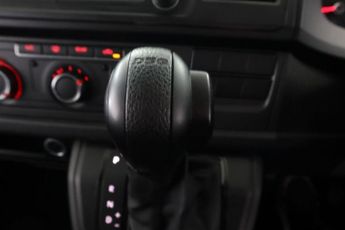 VOLKSWAGEN TRANSPORTER SHUTTLE 2.0 TDI SE DSG FWD LWB Euro 6 (s/s) 5dr