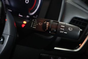 NISSAN QASHQAI 1.3 DIG-T MHEV Premiere Edition XTRON Euro 6 (s/s) 5dr