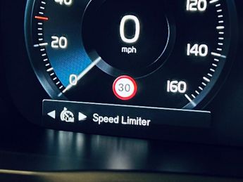 VOLVO XC90 2.0 T6 Inscription SUV 5dr Petrol Auto 4WD Euro 6 (s/s) (320 ps)