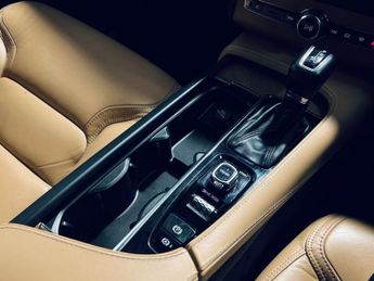 VOLVO XC90 2.0 T6 Inscription SUV 5dr Petrol Auto 4WD Euro 6 (s/s) (320 ps)