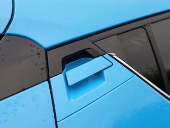 TOYOTA C-HR 1.8 VVT-h Design SUV 5dr Petrol Hybrid CVT Euro 6 (s/s) (122 ps)