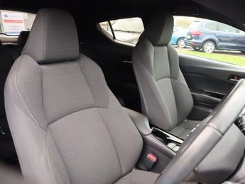 TOYOTA C-HR 1.8 VVT-h Design SUV 5dr Petrol Hybrid CVT Euro 6 (s/s) (122 ps)