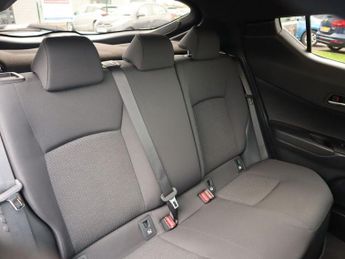 TOYOTA C-HR 1.8 VVT-h Design SUV 5dr Petrol Hybrid CVT Euro 6 (s/s) (122 ps)