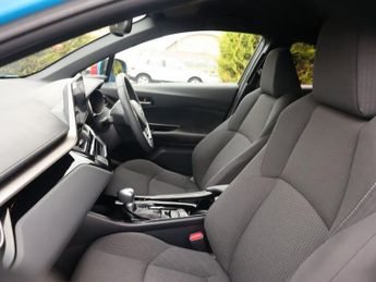 TOYOTA C-HR 1.8 VVT-h Design SUV 5dr Petrol Hybrid CVT Euro 6 (s/s) (122 ps)