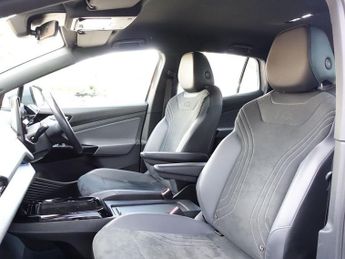 VOLKSWAGEN ID.4 Pure 52kWh Life SUV 5dr Electric Auto (148 ps)