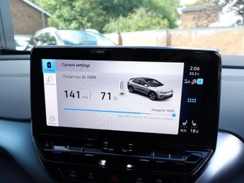 VOLKSWAGEN ID.4 Pure 52kWh Life SUV 5dr Electric Auto (148 ps)