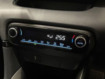 TOYOTA YARIS 1.5 VVT-h Design Hatchback 5dr Petrol Hybrid E-CVT Euro 6 (s/s) 