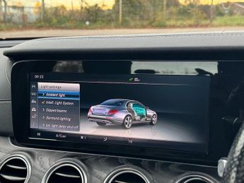 MERCEDES-BENZ E-CLASS 2.0 E220d AMG Line (Premium Plus) Saloon 4dr Diesel G-Tronic+ Eu