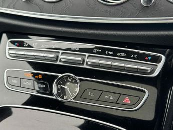 MERCEDES-BENZ E-CLASS 2.0 E220d AMG Line (Premium Plus) Saloon 4dr Diesel G-Tronic+ Eu