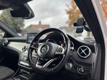 MERCEDES-BENZ GLA 1.6 GLA200 AMG Line SUV 5dr Petrol 7G-DCT Euro 6 (s/s) (156 ps)