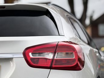 MERCEDES-BENZ GLA 1.6 GLA200 AMG Line SUV 5dr Petrol 7G-DCT Euro 6 (s/s) (156 ps)