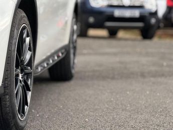 MERCEDES-BENZ GLA 1.6 GLA200 AMG Line SUV 5dr Petrol 7G-DCT Euro 6 (s/s) (156 ps)