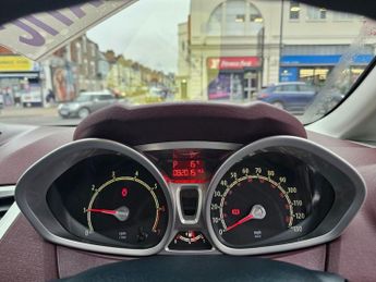 FORD FIESTA 1.4 Zetec Hatchback 5dr Petrol Automatic (154 g/km, 94 bhp)