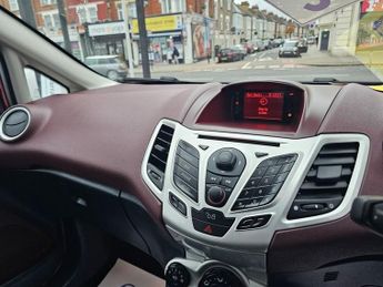 FORD FIESTA 1.4 Zetec Hatchback 5dr Petrol Automatic (154 g/km, 94 bhp)