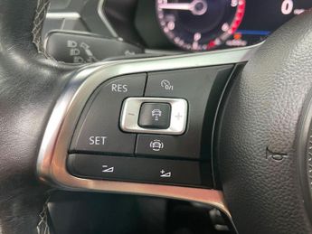 VOLKSWAGEN TIGUAN 2.0 TDI R-Line SUV 5dr Diesel DSG 4Motion Euro 6 (s/s) (150 ps)