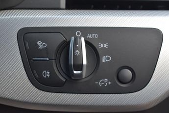 AUDI A4 AVANT 2.0 TDI 35 SE Estate Diesel S Tronic (150ps) EXCELLENT MPG | PAR