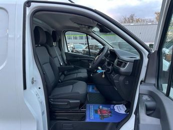 RENAULT Trafic E-Tech LL30 52kWh Advance Panel Van 5dr Electric Auto L2 H1 (122 ps)