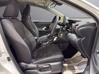 TOYOTA YARIS 1.5 VVT-h Design Hatchback 5dr Petrol Hybrid E-CVT Euro 6 (s/s) 