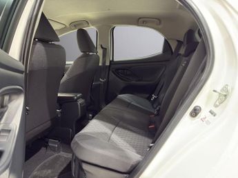 TOYOTA YARIS 1.5 VVT-h Design Hatchback 5dr Petrol Hybrid E-CVT Euro 6 (s/s) 