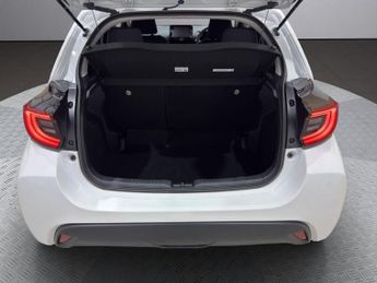 TOYOTA YARIS 1.5 VVT-h Design Hatchback 5dr Petrol Hybrid E-CVT Euro 6 (s/s) 