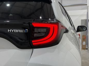 TOYOTA YARIS 1.5 VVT-h Design Hatchback 5dr Petrol Hybrid E-CVT Euro 6 (s/s) 