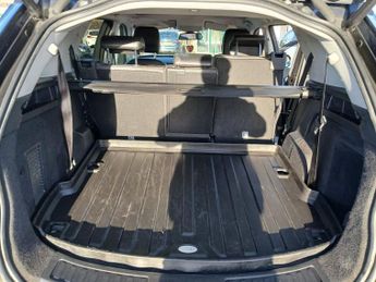 LAND ROVER DISCOVERY SPORT 2.0 TD4 SE Tech SUV 5dr Diesel Auto 4WD Euro 6 (s/s) (180 ps)