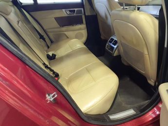 JAGUAR XF 3.0d V6 Luxury Saloon 4dr Diesel Auto Euro 5 (s/s) (240 ps)