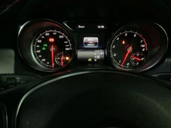 MERCEDES-BENZ GLA 1.6 GLA180 Urban Edition SUV 5dr Petrol 7G-DCT Euro 6 (s/s) (122