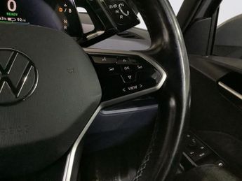 VOLKSWAGEN ID.3 Pro 58kWh Life Hatchback 5dr Electric Auto (145 ps)