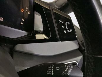 VOLKSWAGEN ID.3 Pro 58kWh Life Hatchback 5dr Electric Auto (145 ps)