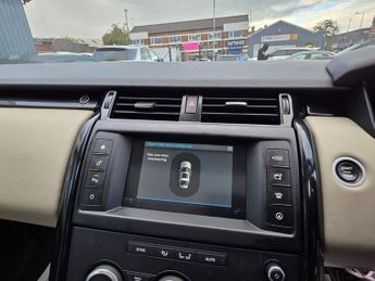 LAND ROVER DISCOVERY 3.0 TD V6 SE SUV 5dr Diesel Auto 4WD Euro 6 (s/s) (258 ps)