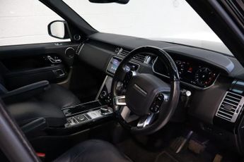 LAND ROVER RANGE ROVER 3.0 SD V6 Vogue SUV 5dr Diesel Auto 4WD Euro 6 (s/s) (275 ps)