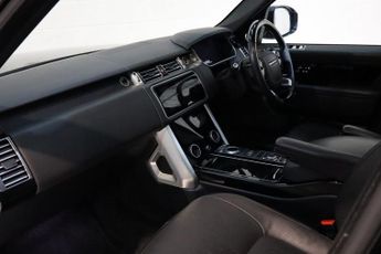 LAND ROVER RANGE ROVER 3.0 SD V6 Vogue SUV 5dr Diesel Auto 4WD Euro 6 (s/s) (275 ps)