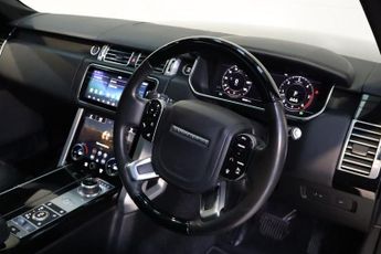 LAND ROVER RANGE ROVER 3.0 SD V6 Vogue SUV 5dr Diesel Auto 4WD Euro 6 (s/s) (275 ps)