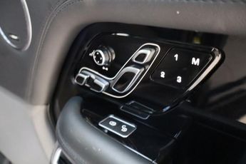 LAND ROVER RANGE ROVER 3.0 SD V6 Vogue SUV 5dr Diesel Auto 4WD Euro 6 (s/s) (275 ps)