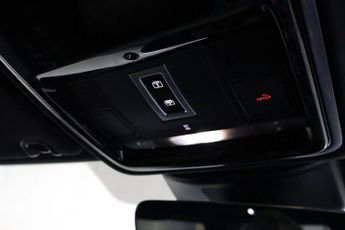 LAND ROVER RANGE ROVER 3.0 SD V6 Vogue SUV 5dr Diesel Auto 4WD Euro 6 (s/s) (275 ps)