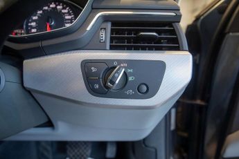 AUDI A4 2.0 TFSI 35 Sport Saloon 4dr Petrol S Tronic Euro 6 (s/s) (150 p