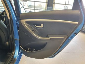 HYUNDAI I30 1.6 CRDi Blue Drive Premium Tourer 5dr Diesel DCT Euro 6 (s/s) (