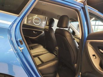 HYUNDAI I30 1.6 CRDi Blue Drive Premium Tourer 5dr Diesel DCT Euro 6 (s/s) (