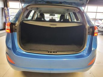 HYUNDAI I30 1.6 CRDi Blue Drive Premium Tourer 5dr Diesel DCT Euro 6 (s/s) (