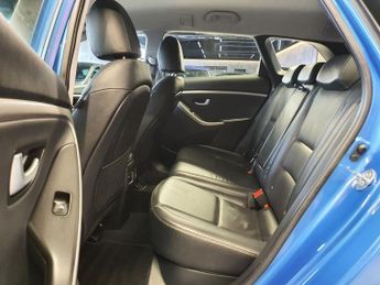 HYUNDAI I30 1.6 CRDi Blue Drive Premium Tourer 5dr Diesel DCT Euro 6 (s/s) (