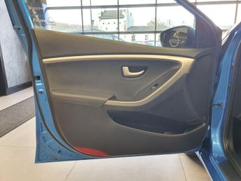 HYUNDAI I30 1.6 CRDi Blue Drive Premium Tourer 5dr Diesel DCT Euro 6 (s/s) (