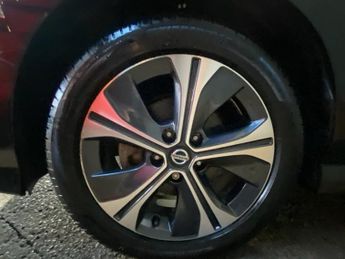 NISSAN LEAF 40kWh 10 Hatchback 5dr Electric Auto (150 ps)