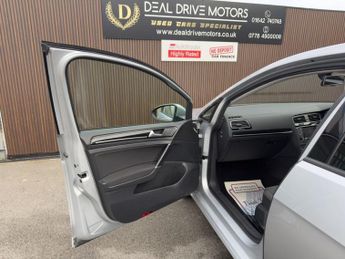 VOLKSWAGEN GOLF 2.0 TDI BlueMotion Tech GT Hatchback 5dr Diesel DSG Euro 5 (s/s)