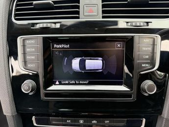 VOLKSWAGEN GOLF 2.0 TDI BlueMotion Tech GT Hatchback 5dr Diesel DSG Euro 5 (s/s)