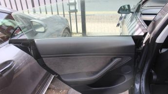 TESLA Model 3 Standard Range Plus Saloon 4dr Electric Auto RWD (241 bhp)