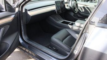 TESLA Model 3 Standard Range Plus Saloon 4dr Electric Auto RWD (241 bhp)