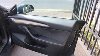 TESLA Model 3 Standard Range Plus Saloon 4dr Electric Auto RWD (241 bhp)